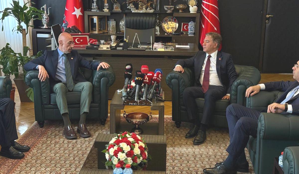 CHP, Bayramda Siyasi Partilerle Bir Araya Geldi