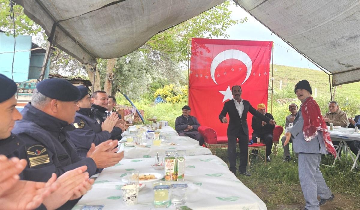 Down Sendromlu Gençten Anlamlı Asker Uğurlaması