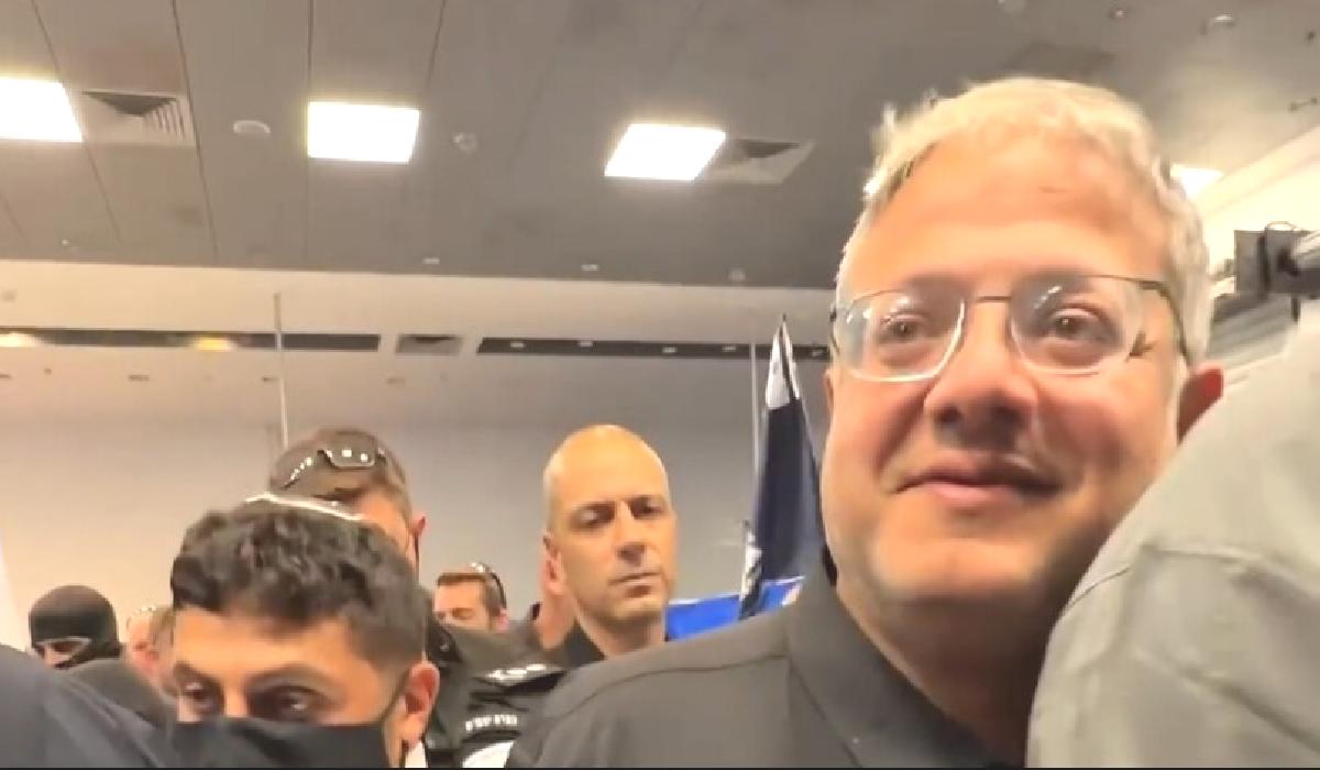 İsrailli Bakan dalga geçti. Sumud Filosu aktivistlerine askerlerden kötü muamele