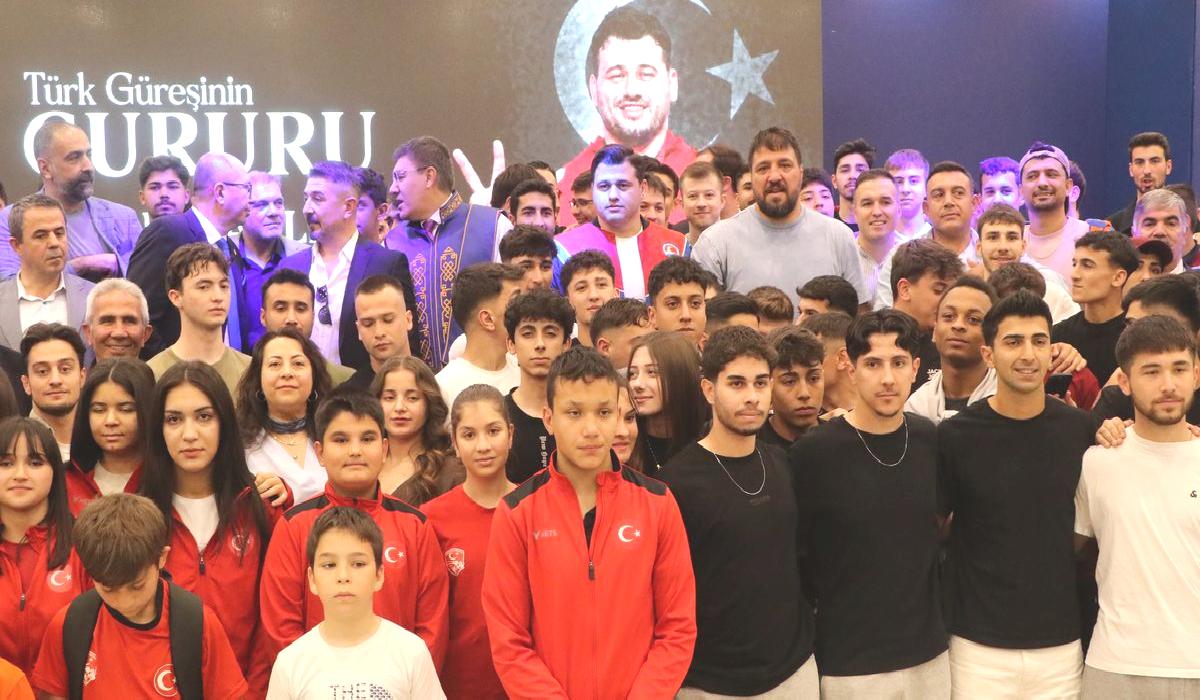 Rıza Kayaalp’e Fahri Doktora Unvanı