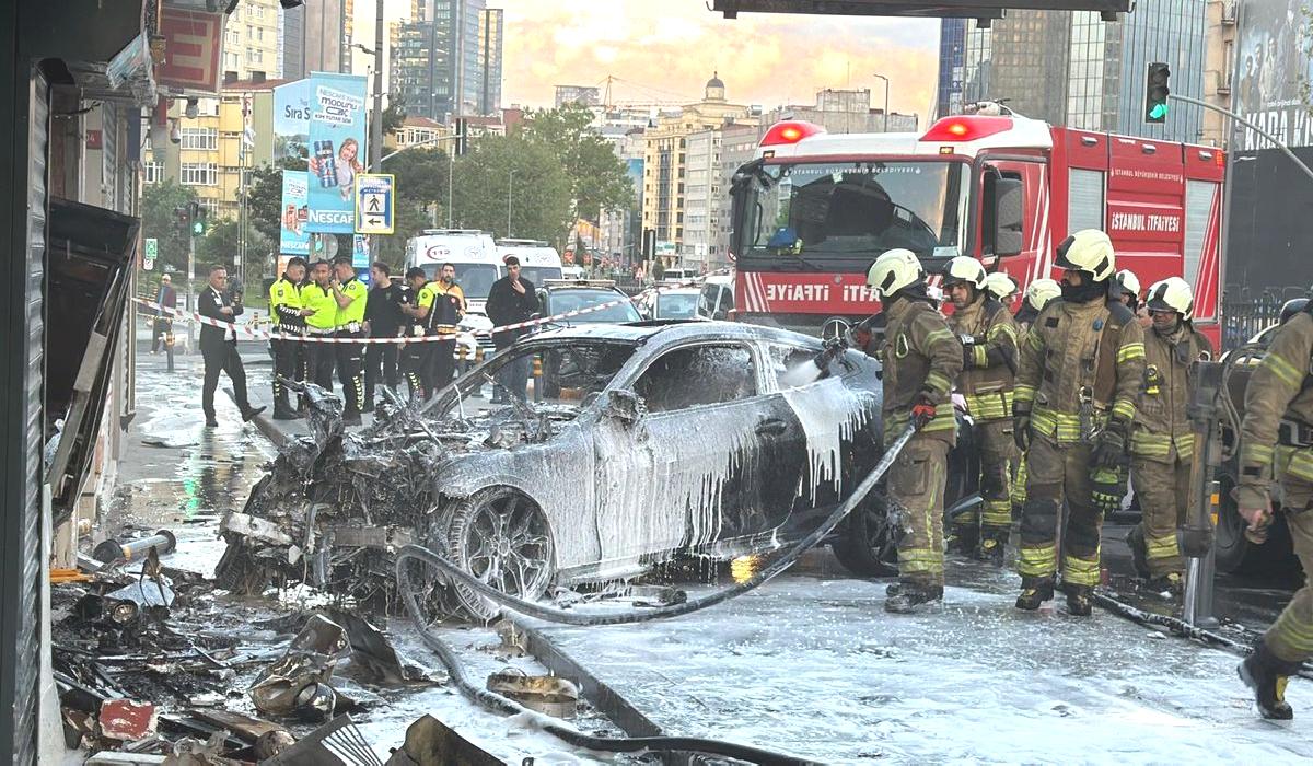 Şişli’de Otomobil Yangını: 2 Yaralı