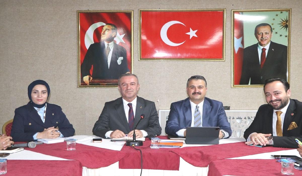 Hakkari’de AK Parti Projeleri Tanıtıldı