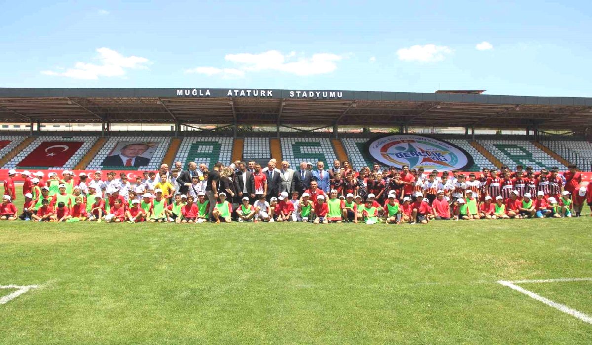 Bakan Bak’tan Muğla’ya Spor ve Yurt Müjdeleri
