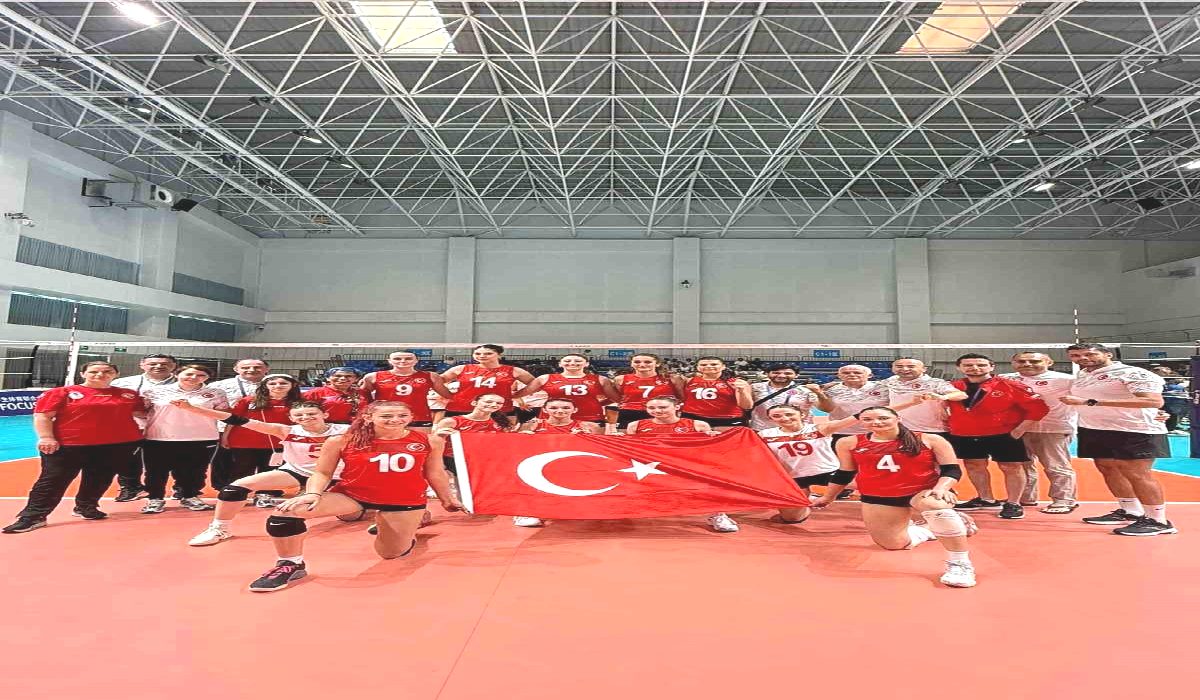 Bakan Bak’tan Voleybol Şampiyonu Okullara Tebrik