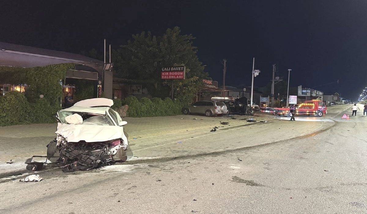 Bursa’da Trafik Kazası: 2 Ölü, 2 Yaralı
